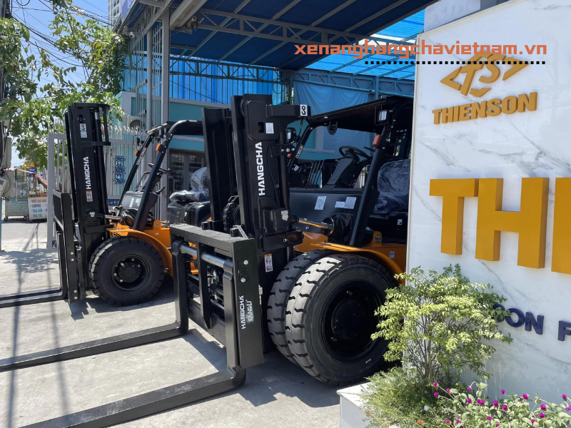 xe nâng hangcha chui container