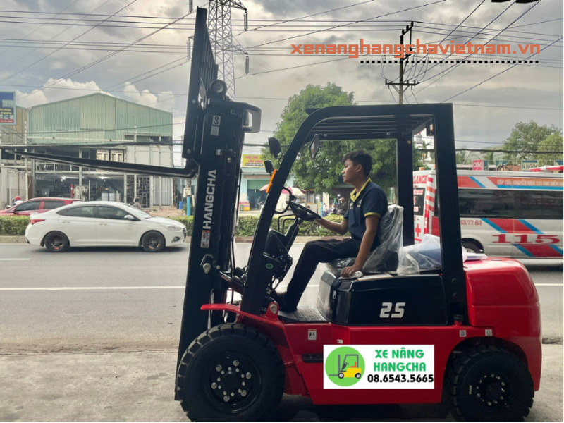 xe nâng dầu 2.5 tấn dòng a cơ bản