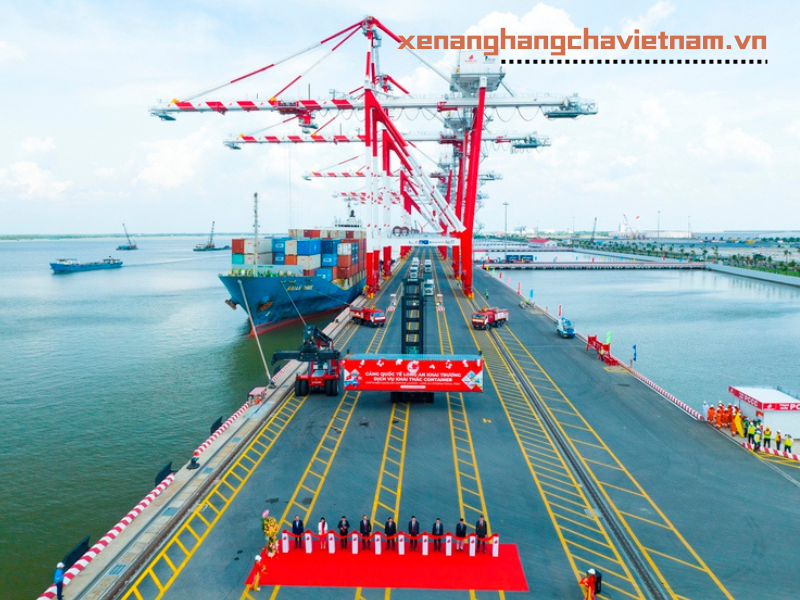 xe nâng cho cảng biển