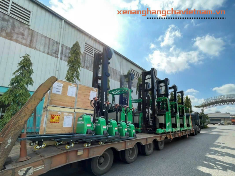 xe nâng hangcha giao vingroup